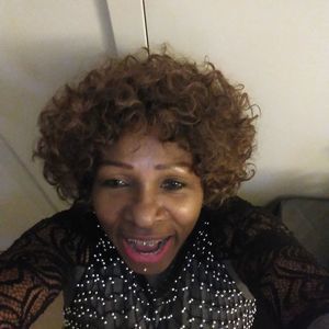 Meet your Posher, Valissa